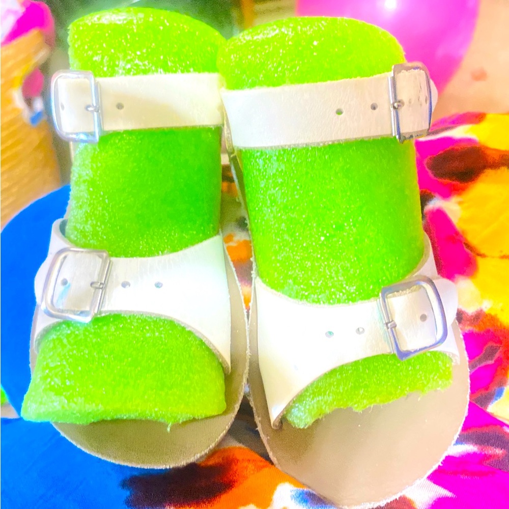 Size 7 white sandals